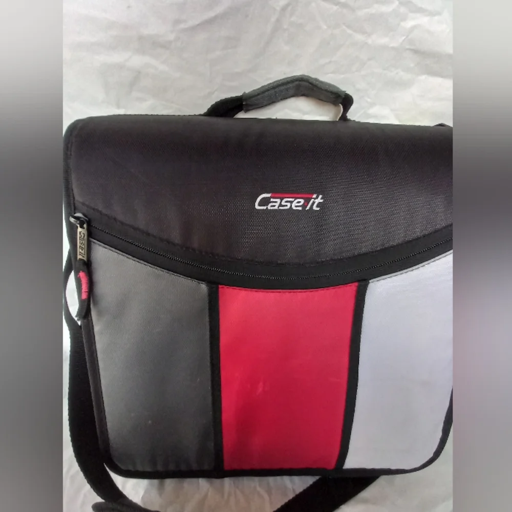 Case it 3 Ring Zipper Binder - Picture 2 of 13